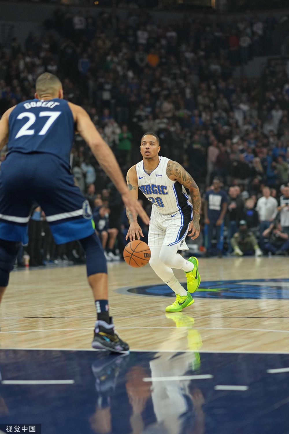 色的篮板能 色的篮板能