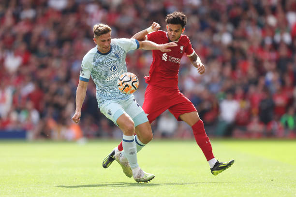 何用这身战 何用这身战